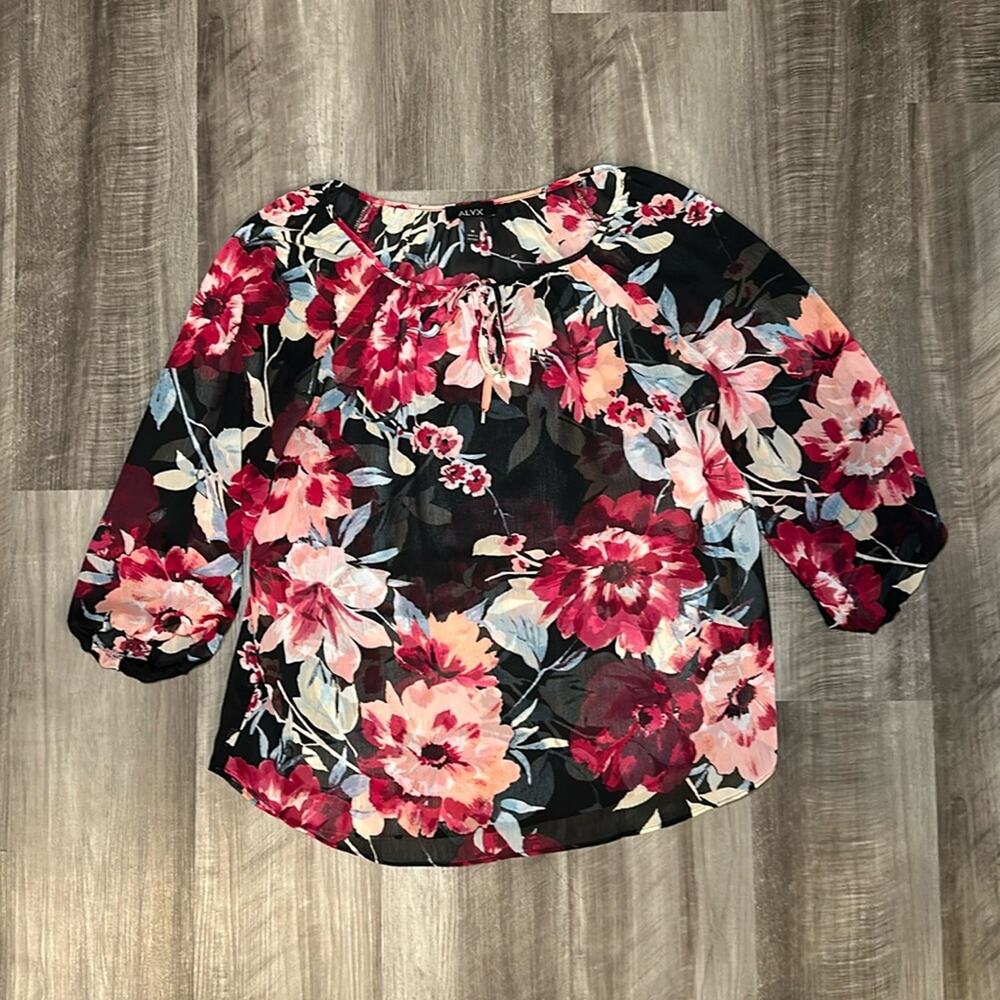 Alyx Sheer Floral 3/4 Sleeve Blouse - Medium